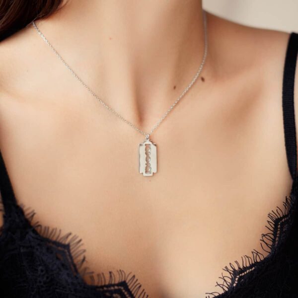 Серебряное колье Лезвие большое